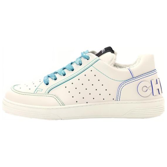 CHANEL Low-Top