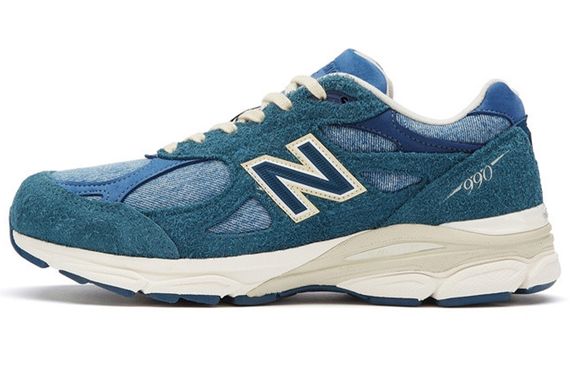 Levi’s x New Balance NB 990 V3