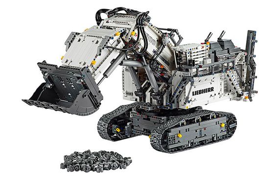 LEGO Powered UP Liebherr R 9800 42100
