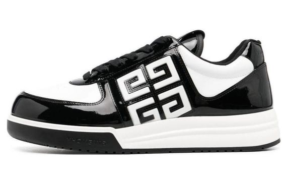GIVENCHY