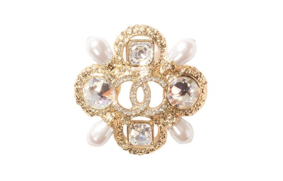 CHANEL C logo