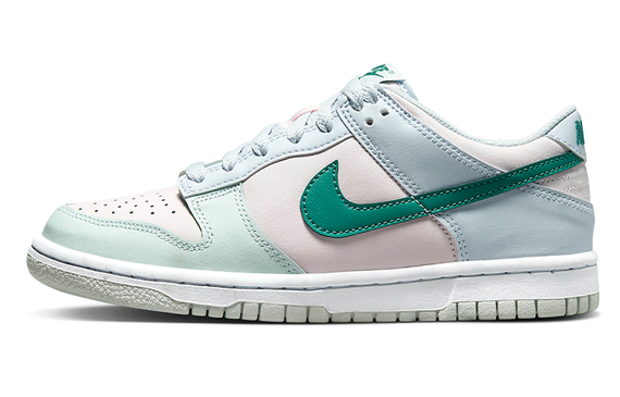 Nike Dunk Mineral Teal
