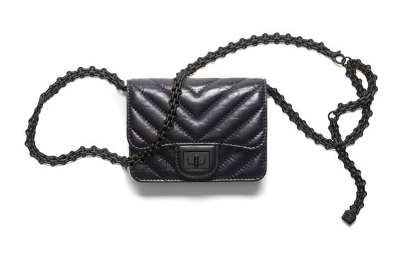 CHANEL 22K So Black 2.55 V