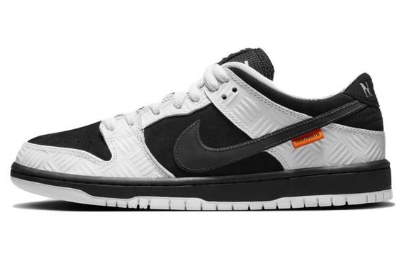 TIGHTBOOTH x Nike Dunk SB Pro &quot;Black and White&quot;