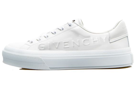 GIVENCHY
