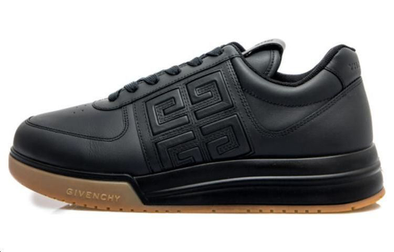 GIVENCHY