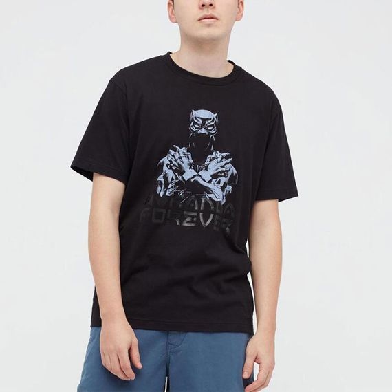 UNIQLO essentials T