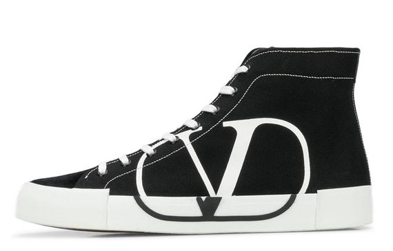 Valentino Vlogo