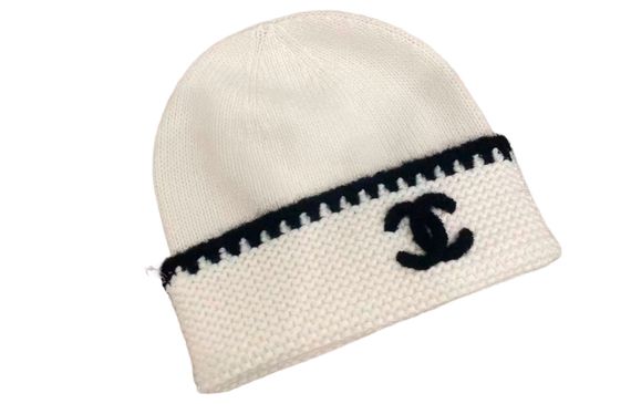 CHANEL 23A Logo c /