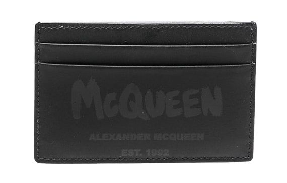 Alexander McQueen .