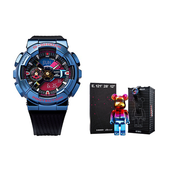 CASIO xBE@RBRICK G-SHOCK 400% GM-110SN-2APFB-person