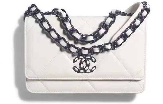 CHANEL 21k 19 woc Logo /