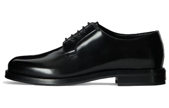 GIVENCHY