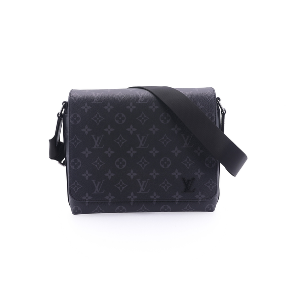LOUIS VUITTON District