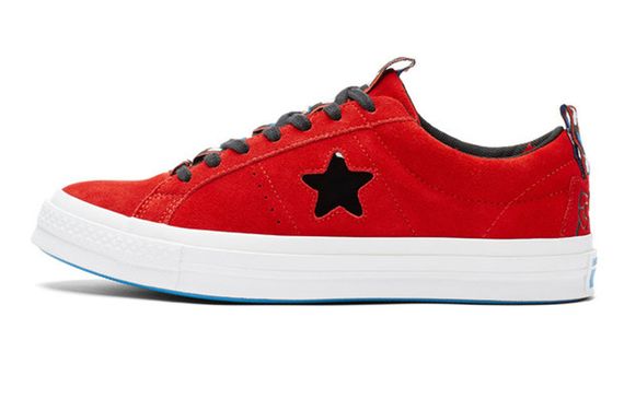 Hello Kitty/ x Converse One Star