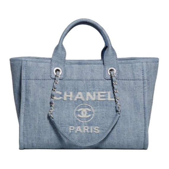 CHANEL T Tote