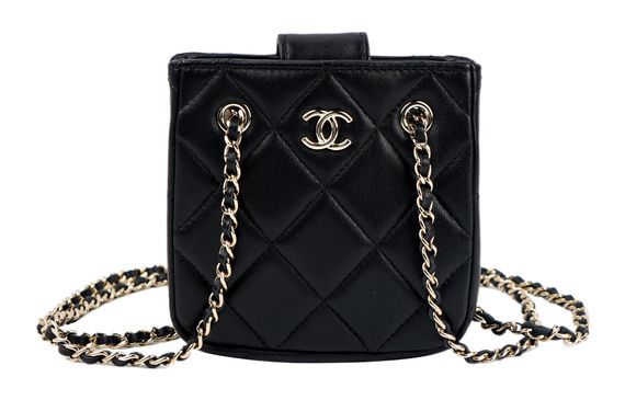 【 】 CHANEL Logo