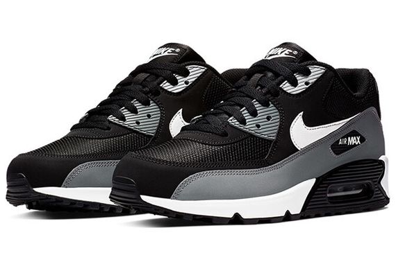 Nike Air Max 90 Essential