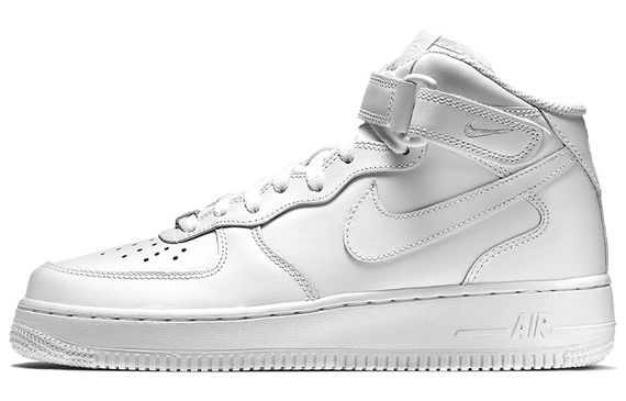 Nike Air Force 1 07 LE