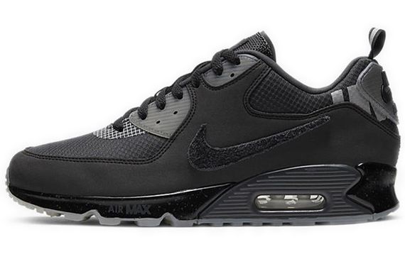 UNDEFEATED x Nike Air Max 90