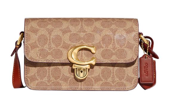COACH Studio 19