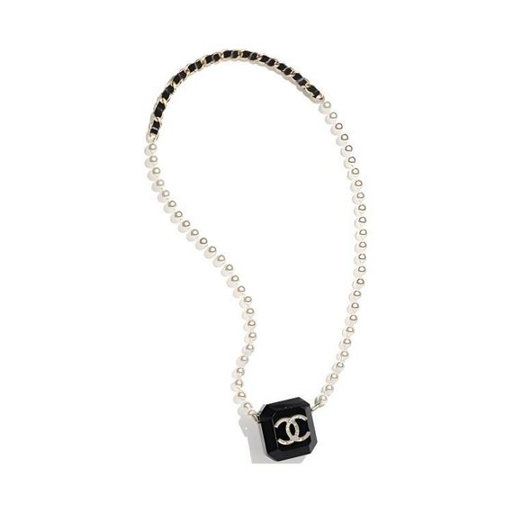 CHANEL AirPods