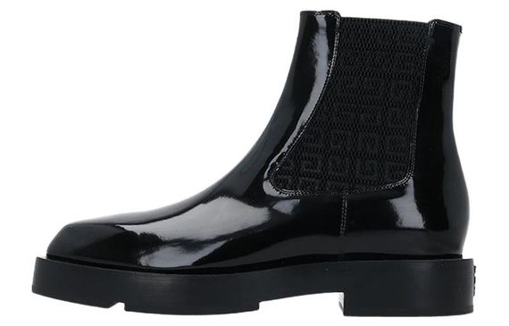 GIVENCHY