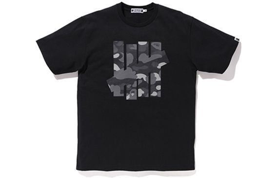 A BATHING APE x Undefeated 5 Strikes Tee Black T