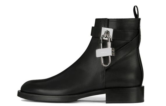 GIVENCHY