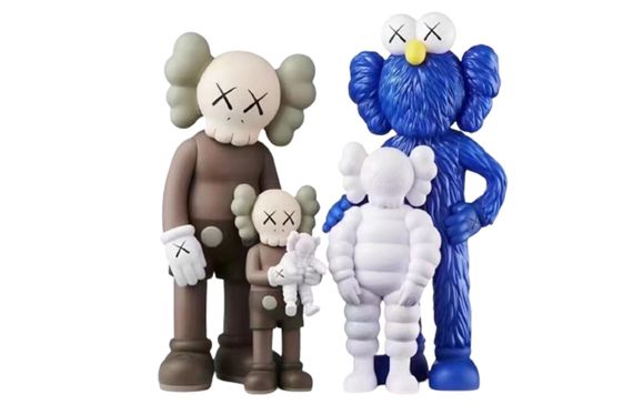 KAWS TOKYO FIRST FAMILY / / 34cm