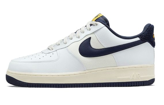 Nike Air Force 1 &#39;07 LV8