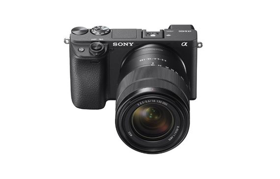 SONY ILCE-6400M E 18-135mmAPS-C