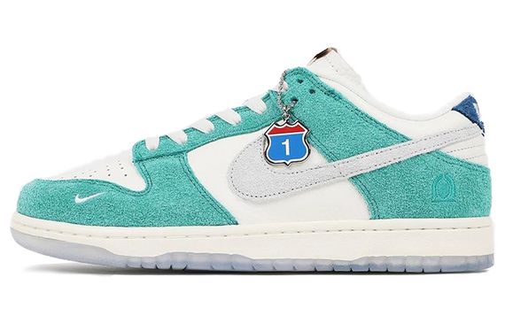 Kasina x Nike Dunk road sign