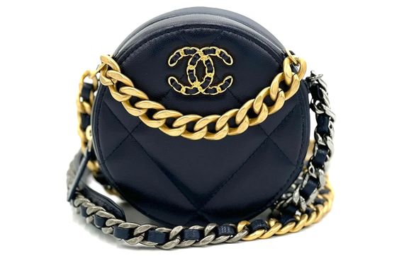 CHANEL 19Bag Logo