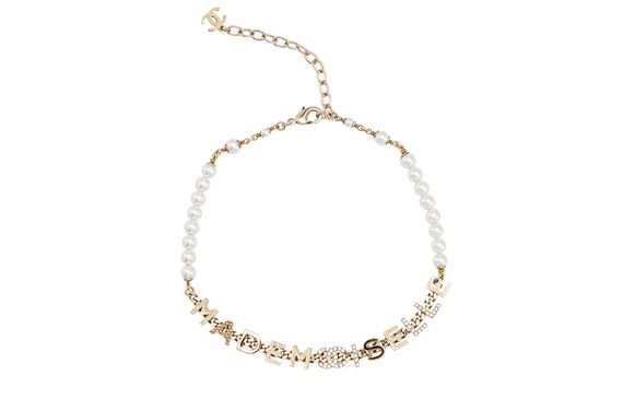 CHANEL 、