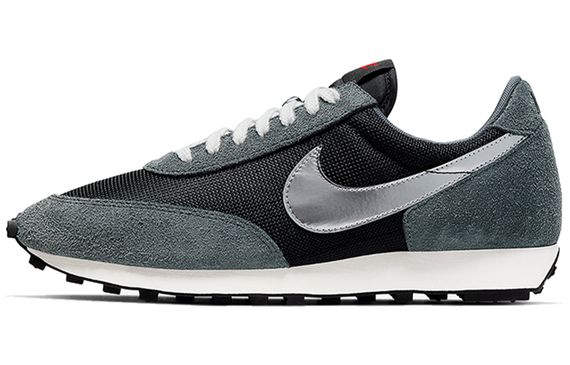 Nike Daybreak SP Metallic Silver