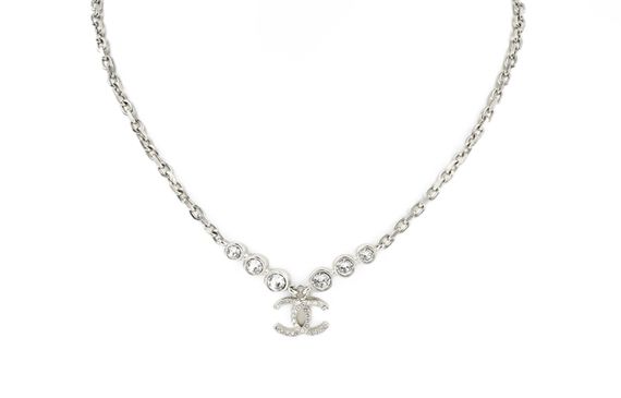 CHANEL 21B C logo