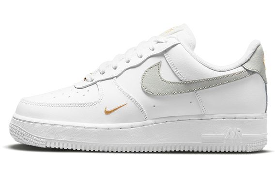 Nike Air Force 1 07 essential