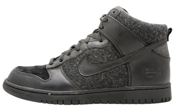 Nike Dunk High Supreme Spark &quot;Sticky Rubber&quot;