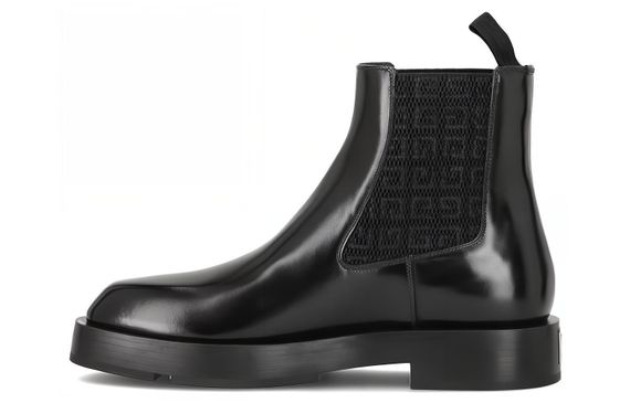 GIVENCHY