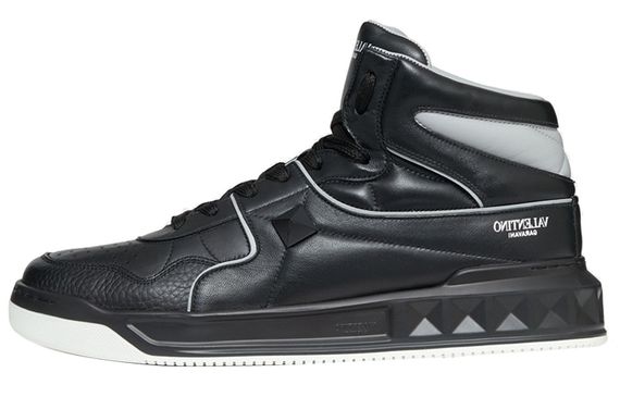Valentino One Stud