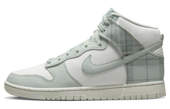 Nike Dunk High &quot;Plaid&quot;