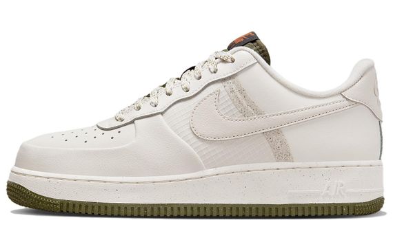 Nike Air Force 1 07 LV8