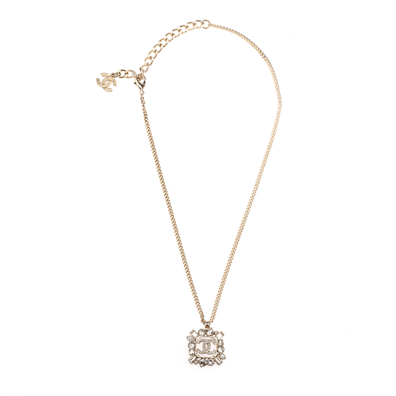 【23 】 CHANEL c