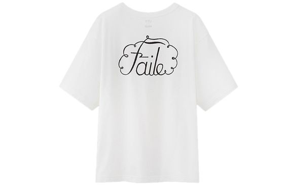 UNIQLO logo T