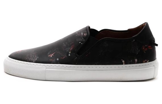 GIVENCHY