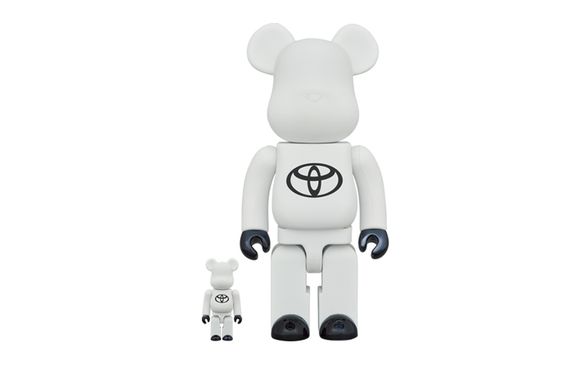 TOYOTA x BE@RBRICK &quot;Drive Your Teenage Dreams&quot; WHITE Ver. 100％+400%