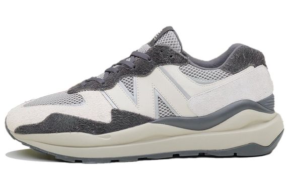 Size? x New Balance NB 5740