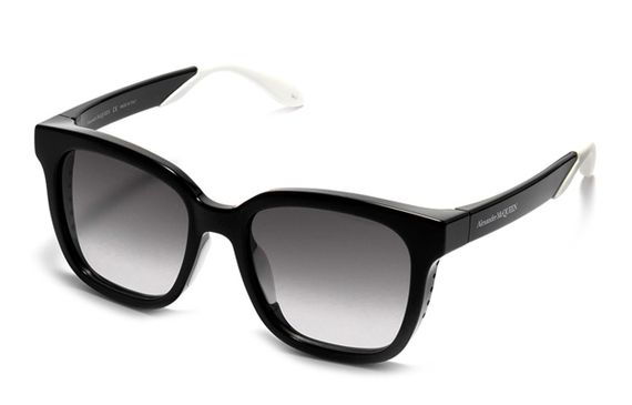 Alexander McQueen ·