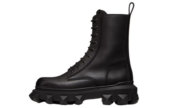 Valentino Trackstud